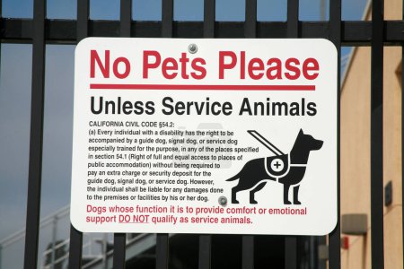 Téléchargez les photos : Pas de signe pour animaux. symbole d'arrêt. - en image libre de droit