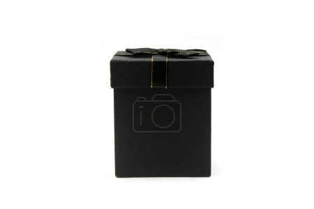 Foto de Caja de regalo negra aislada en blanco - Imagen libre de derechos