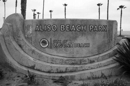 Photo for Laguna Beach, California - USA - May 18 2023: ALISO BEACH PARK in the city of Laguna Beach California. Parking Lot sign. Location Sign. Aliso Beach Park and Parking Lot. - Royalty Free Image