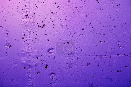 Foto de Fondo texturizado abstracto en color violeta. Superficie de hormigón o piedra. - Imagen libre de derechos