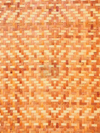 Foto de Fondo patrón tejido de bambú de pared. Fondo de pared de bambú de estilo tailandés nativo. bambú martillado. - Imagen libre de derechos
