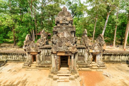 Foto de Misterioso templo Ta Keo en increíble Angkor, Siem Reap, Camboya. Angkor es una atracción turística popular. - Imagen libre de derechos