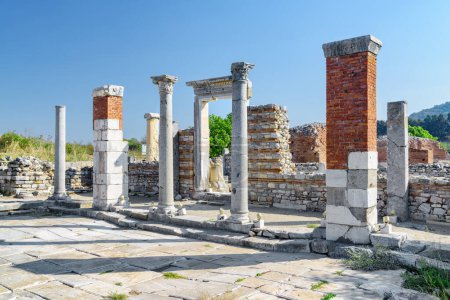 Die malerischen Ruinen der Marienkirche in Ephesus (Efes) bei Selcuk in der Provinz Izmir, Türkei. Die antike griechische Stadt ist eine beliebte Touristenattraktion in der Türkei.