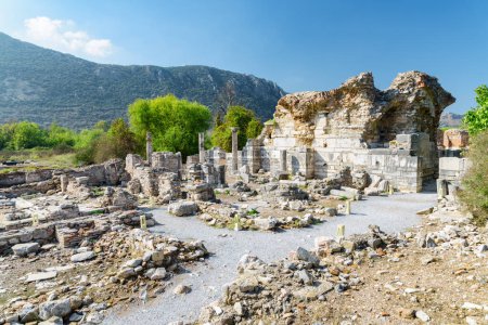 Ruines pittoresques de l'église de Marie (l'église des conciles) à Ephèse (Efès) à Selcuk dans la province d'Izmir, Turquie. La ville grecque antique est une attraction touristique populaire en Turquie.
