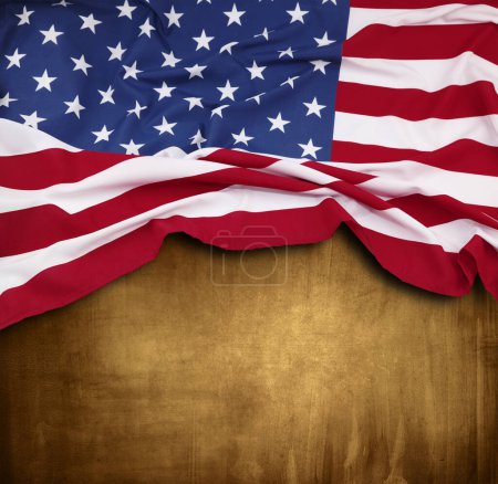 Foto de Bandera americana sobre fondo de hormigón marrón - Imagen libre de derechos