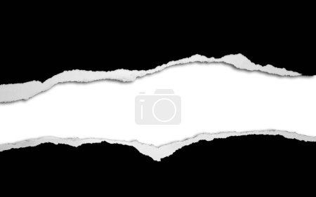 Foto de Papel negro rasgado sobre fondo blanco, espacio para copia - Imagen libre de derechos