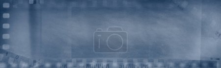 Foto de Película negativos marcos fondo azul. Copia spac - Imagen libre de derechos