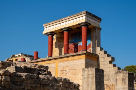 Téléchargez les photos : Ruines antiques du célèbre palais Knossos sur l'île de Crète, Grèce. - en image libre de droit