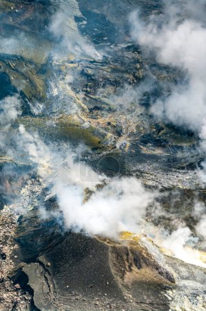 Téléchargez les photos : Le sommet du mont Kerinci est un stratovolcan actif et la plus haute montagne de Sumatra, en Indonésie.. - en image libre de droit