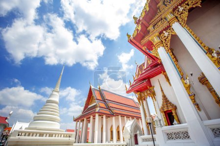 Foto de Wat Thewarat Kunchorn Worawihan es un templo real, tipo Worawihan, ubicado en el distrito de Dusit, Bangkok. - Imagen libre de derechos