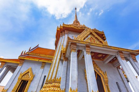 Foto de Wat Traimit Wittayaram Worawihan It is a Theravada Buddhist temple. In Samphanthawong District, Yaowarat District, Bangkok - Imagen libre de derechos