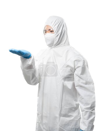 Téléchargez les photos : Worker wears medical protective suit or white coverall suit with mask and goggles hand extend isolated on white background - en image libre de droit