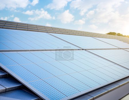 Foto de 3d renderizado paneles solares en el techo de la casa generan electricidad para uso doméstico - Imagen libre de derechos