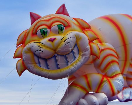 Foto de The UBS Parade Spectacular in Stamford, Connecticut (en inglés). Es uno de los desfiles de globos de helio más grandes del país, con los personajes favoritos de globos gigantes, bandas galardonadas y fabulosas carrozas.. - Imagen libre de derechos