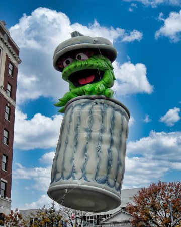 Foto de The UBS Parade Spectacular in Stamford, Connecticut (en inglés). Es uno de los desfiles de globos de helio más grandes del país, con los personajes favoritos de globos gigantes, bandas galardonadas y fabulosas carrozas.. - Imagen libre de derechos