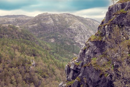 Téléchargez les photos : Vue du haut du fjord norvégien - en image libre de droit