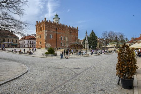 Téléchargez les photos : Vieille ville de Sandomierz une petite ville médiévale en Pologne, située sur la Vistule sur sept collines, d'où parfois appelé Petite Rome. - en image libre de droit