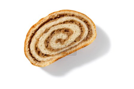 Savourez une tranche de pain aux noix allemand, une délicieuse tradition avec des noix croquantes et une croûte dorée