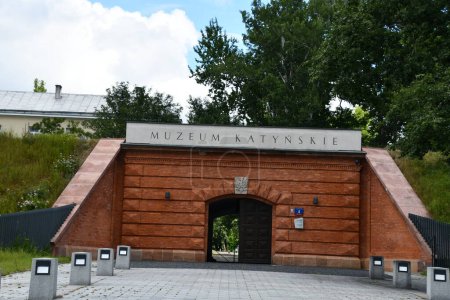 Téléchargez les photos : WARSAW, POLAND - JUL 10: Katyn Museum (Muzeum Katynskie) in Warsaw, Poland, as seen on July 10, 2022. - en image libre de droit