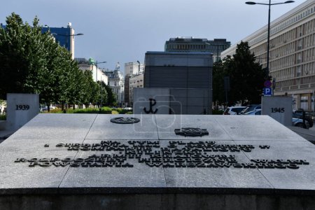 Foto de WARSAW, POLAND - JUL 10: Monument to the Warsaw Insurgents of the Home Army Battalion Kilinski in Warsaw, Poland, as seen on July 10, 2022. - Imagen libre de derechos