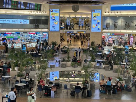 Téléchargez les photos : TEL AVIV, ISRAEL - JUL 21 : Terminal de l'aéroport Ben Gourion à Tel Aviv en Israël, vu le 21 juillet 2021. - en image libre de droit