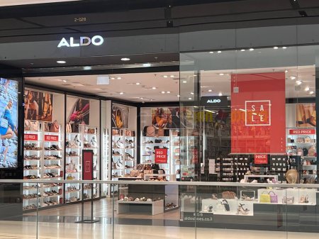 Foto de TEL AVIV, ISRAEL - JUL 21: Aldo store at TLV Fashion Mall in Tel Aviv, Israel, as seen on July 21, 2022. - Imagen libre de derechos