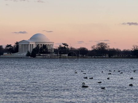 Téléchargez les photos : WASHINGTON DC - DEC 23 : Mémorial Thomas Jefferson à Washington DC, vu le 23 décembre 2022. - en image libre de droit