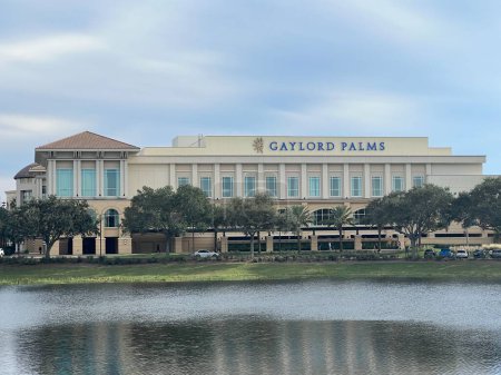 Téléchargez les photos : KISSIMMEE, FL - DEC 25: Gaylord Palms Resort & Convention Center in Kissimmee, Florida, as seen on Dec 25, 2022. - en image libre de droit