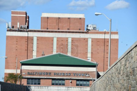 Foto de BALTIMORE, MD - SEP 26: Baltimore Harbor Tunnel en Maryland, visto el Sep 26, 2021. - Imagen libre de derechos