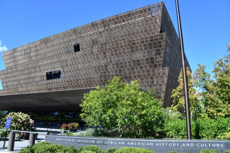 Foto de WASHINGTON DC - SEP 26: Museo Nacional de Historia y Cultura Afroamericana en Washington DC, visto el 26 de septiembre de 2021. - Imagen libre de derechos