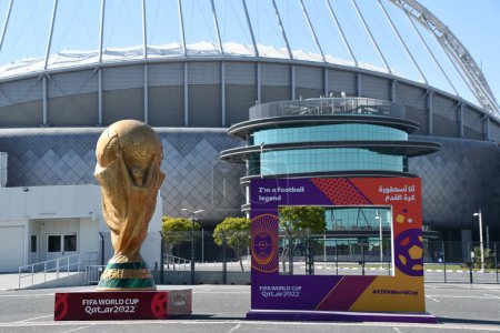 Téléchargez les photos : DOHA, QATAR - 13 FÉVRIER : Stade international Khalifa, où ont eu lieu les matchs de la Coupe du monde 2022 de la FIFA, à Doha, Qatar, comme on l'a vu le 13 février 2023. - en image libre de droit