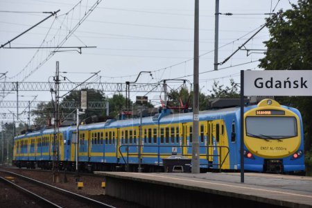 Foto de GDANSK, POLONIA - 20 AGO: Estación de tren de Gdansk Oliwa en Polonia, visto en 20 ago 2019. - Imagen libre de derechos