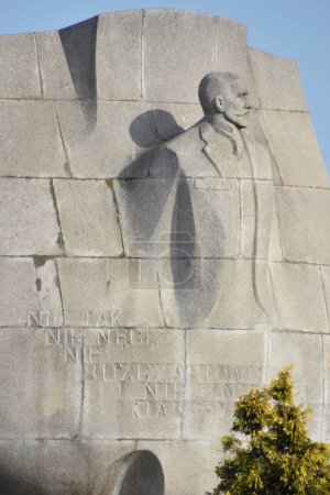 Foto de GDYNIA, POLONIA - 23 AGO: Monumento a Joseph Conrad en Gdynia, Polonia, visto desde el 23 de agosto de 2019. - Imagen libre de derechos