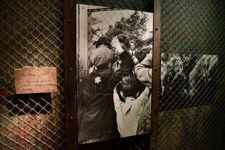 Foto de WASHINGTON DC - SEP 3: Remember The Children - Daniels Story exhibe en el Museo Conmemorativo del Holocausto de los Estados Unidos en Washington DC, como se vio el 3 de septiembre de 2023. - Imagen libre de derechos