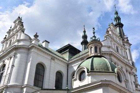 Téléchargez les photos : WARSAW, POLOGNE - 17 AOÛT : Eglise du Sauveur le plus saint à Varsovie, Pologne, comme vu le 17 août 2019. - en image libre de droit