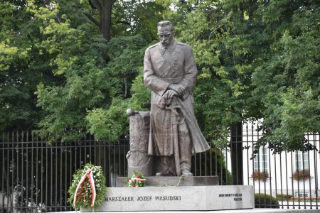 Téléchargez les photos : WARSAW, POLOGNE - 17 AOÛT : Monument du Maréchal Jozef Pilsudski à Varsovie, Pologne, vu le 17 août 2019. - en image libre de droit