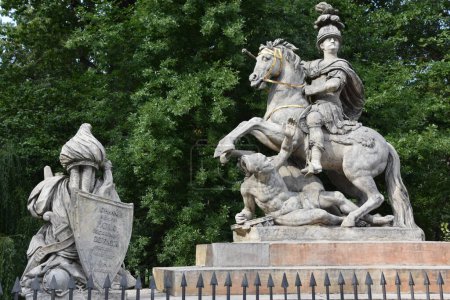 Téléchargez les photos : WARSAW, POLOGNE - 17 AOÛT : Monument du roi polonais Jan III Sobieski à Varsovie, Pologne, vu le 17 août 2019. - en image libre de droit