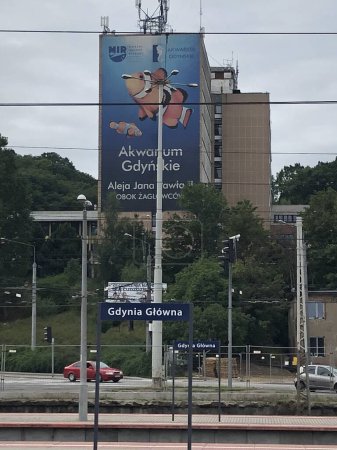 Foto de GDYNIA, POLONIA - 18 AGO: Estación de tren de Gdynia Glowna en Polonia, visto en 18 ago 2019. - Imagen libre de derechos