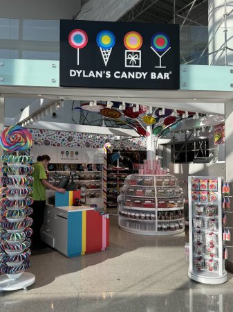 Photo for NEW ORLEANS, LA - NOV 21: Dylans Candy Bar at MSY Louis Armstrong New Orleans International Airport in Louisiana, as seen on Nov 21, 2023. - Royalty Free Image