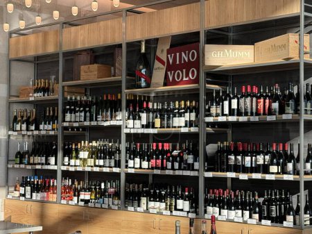 Photo for NEW ORLEANS, LA - NOV 21: Vino Volo at MSY Louis Armstrong New Orleans International Airport in Louisiana, as seen on Nov 21, 2023. - Royalty Free Image