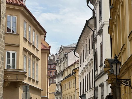 Téléchargez les photos : PRAGUE, RÉPUBLIQUE TCHÈQUE - 9 JUL : Autour de la ville de Prague en République tchèque, comme vu le 9 juillet 2022. - en image libre de droit
