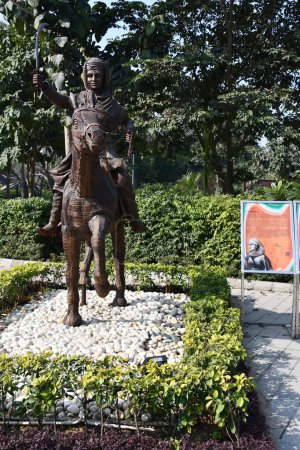 Téléchargez les photos : DELHI, INDE - 18 février : Sculpture Mai Bhago au parc Shaheedi à Delhi, Inde, vue le 18 février 2024. - en image libre de droit