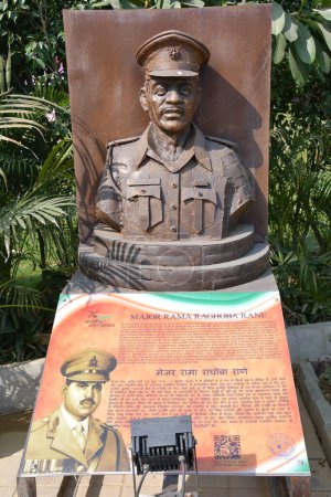 Téléchargez les photos : DELHI, INDE - 18 février : Sculpture du Major Rama Raghoba Rane au parc Shaheedi à Delhi, Inde, vue le 18 février 2024. - en image libre de droit