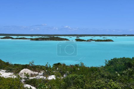 Chalk Sound au large des côtes de Providenciales dans les îles Turks et Caicos
