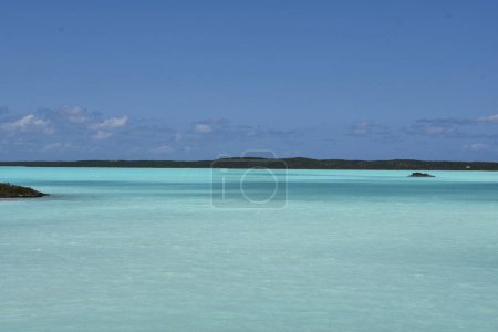 Chalk Sound au large des côtes de Providenciales dans les îles Turks et Caicos