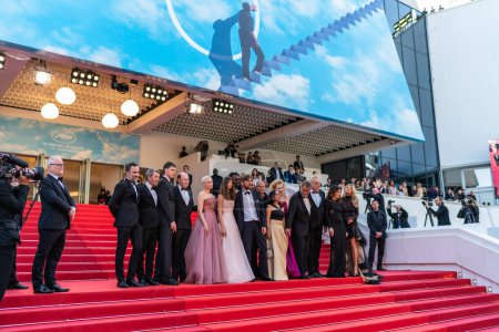Téléchargez les photos : CANNES, FRANCE - 21 MAI 2022 : Projection de "R.M.N" lors de la 75ème édition annuelle du Festival de Cannes au Palais des Festivals - en image libre de droit