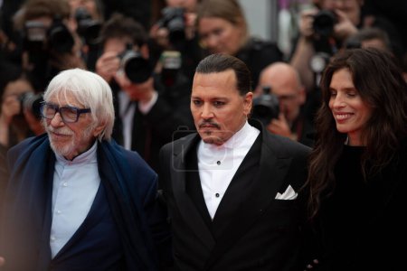 Téléchargez les photos : CANNES, FRANCE - 16 MAI 2023 : Johny Depp assiste à la projection "Jeanne du Barry" et à la cérémonie d'ouverture du tapis rouge au 76e Festival de Cannes dans un ELIE SAAB Haute Couture Printemps 2022 - en image libre de droit