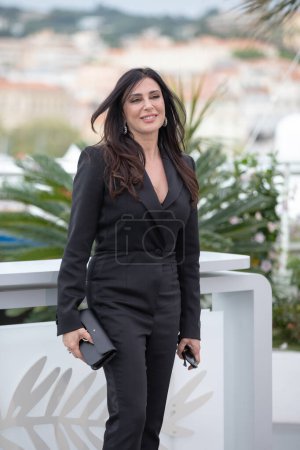Foto de CANNES, FRANCIA - 14 de mayo de 2024: Nadine Labaki, miembro del jurado, asiste a la fotoconvocatoria del jurado en el 77º Festival de Cine de Cannes - Imagen libre de derechos