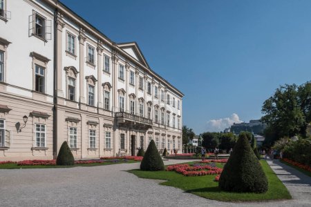 Foto de Mirabell Palace and its gardens in Salzburg in Austria - Imagen libre de derechos