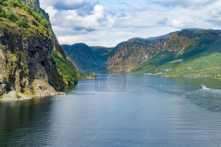 Téléchargez les photos : Le fjord et la vue de Flam en Norvège Europe - en image libre de droit